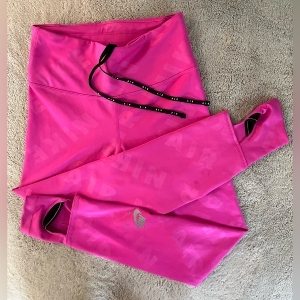 NWOT Women’s Nike graphic fire pink 7/8 workout leggings, size XS